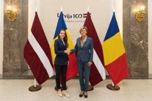 Sursă foto: Facebook/Ministerul Afacerilor Externe, Oana Ţoiu, Baiba Braze